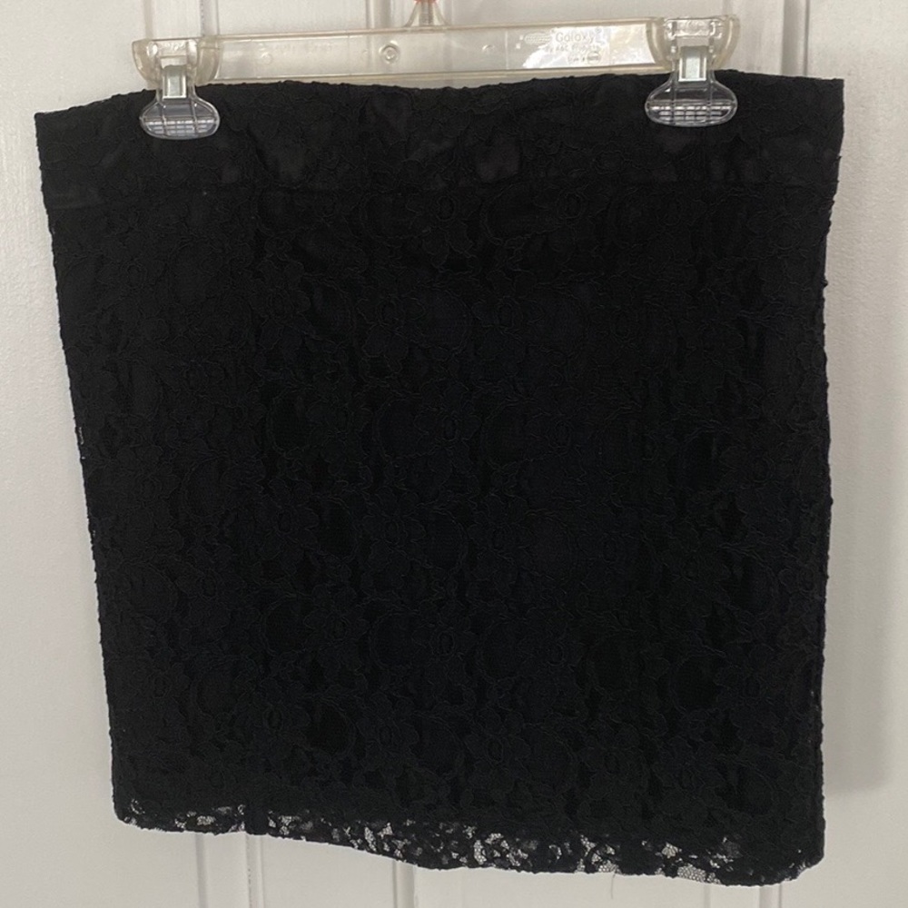 Express Lace Mini Skirt